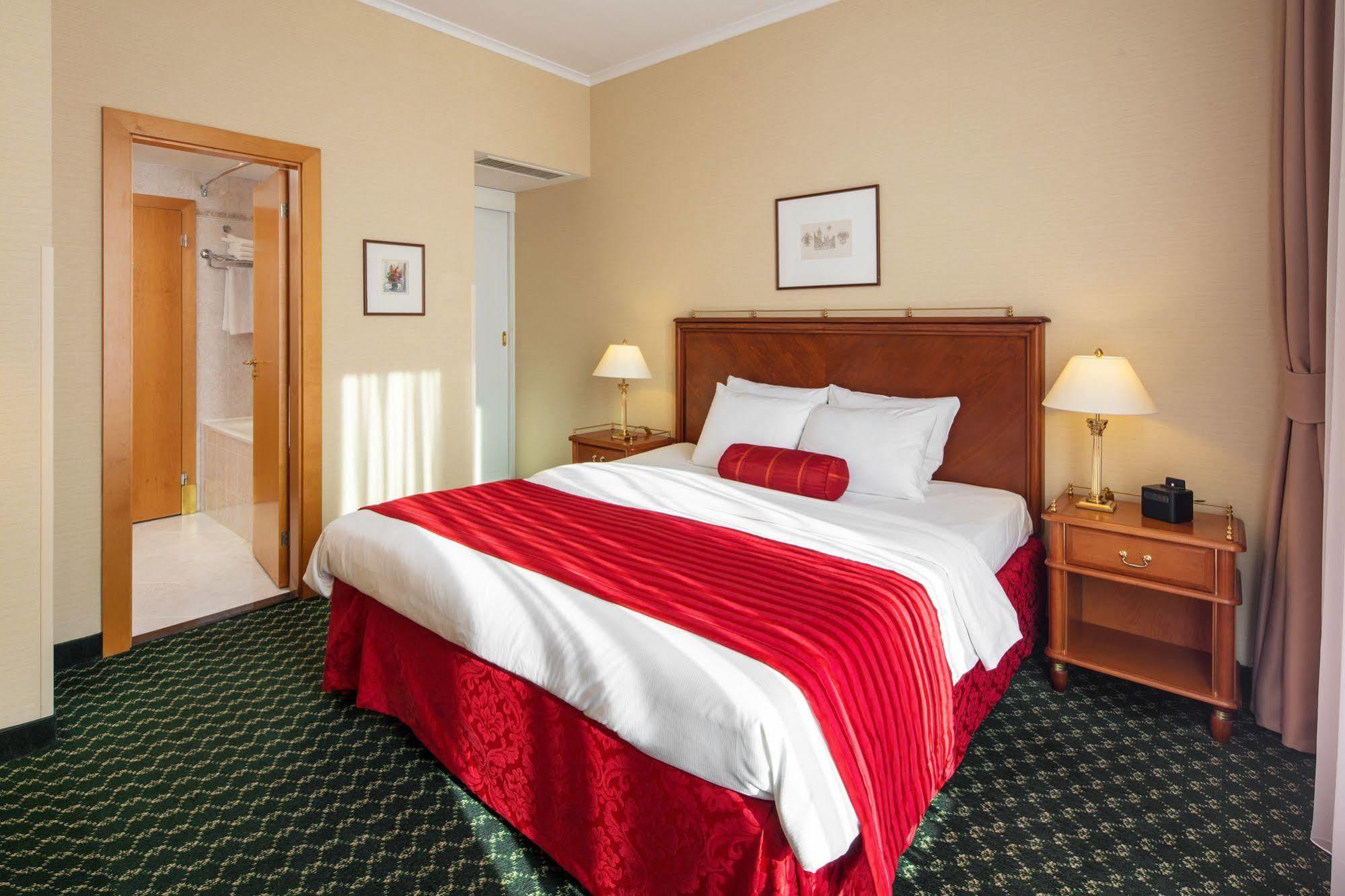 Mamaison Downtown Hotell